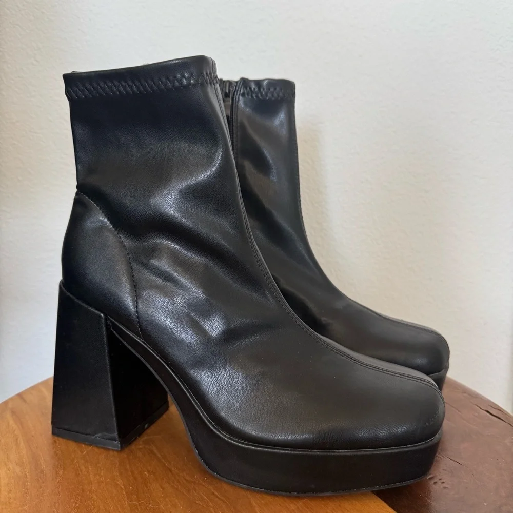 Diba Black Chunky Platform Side Zip Boots Faux Leather y2k Style Fall Winter